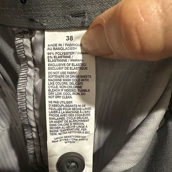 Men’s grey and white golf shorts. Ben Hogan. Sizes 32&38. - Picture 3 of 5